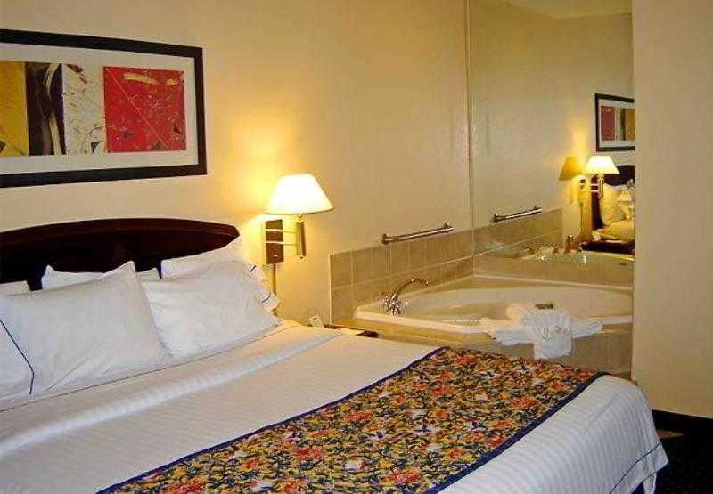 Courtyard By Marriott Oklahoma City Northwest Quarto foto